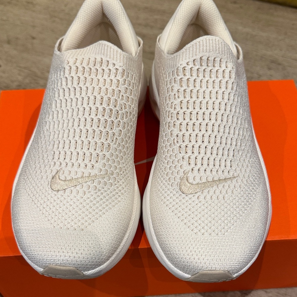 Nike Reina Easyon